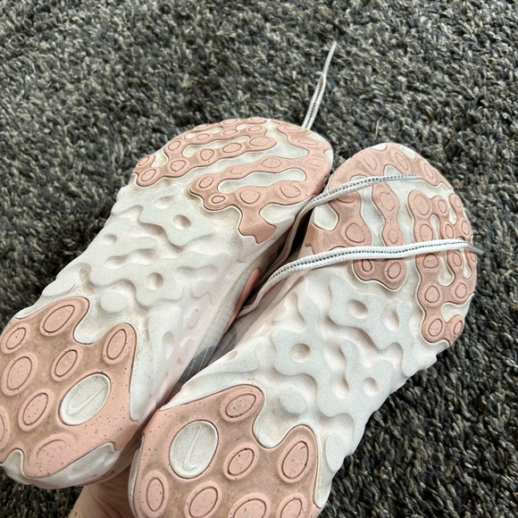 Wmns Renew Lucent 'Light Soft Pink' Nike shoes - Picture 2 of 4